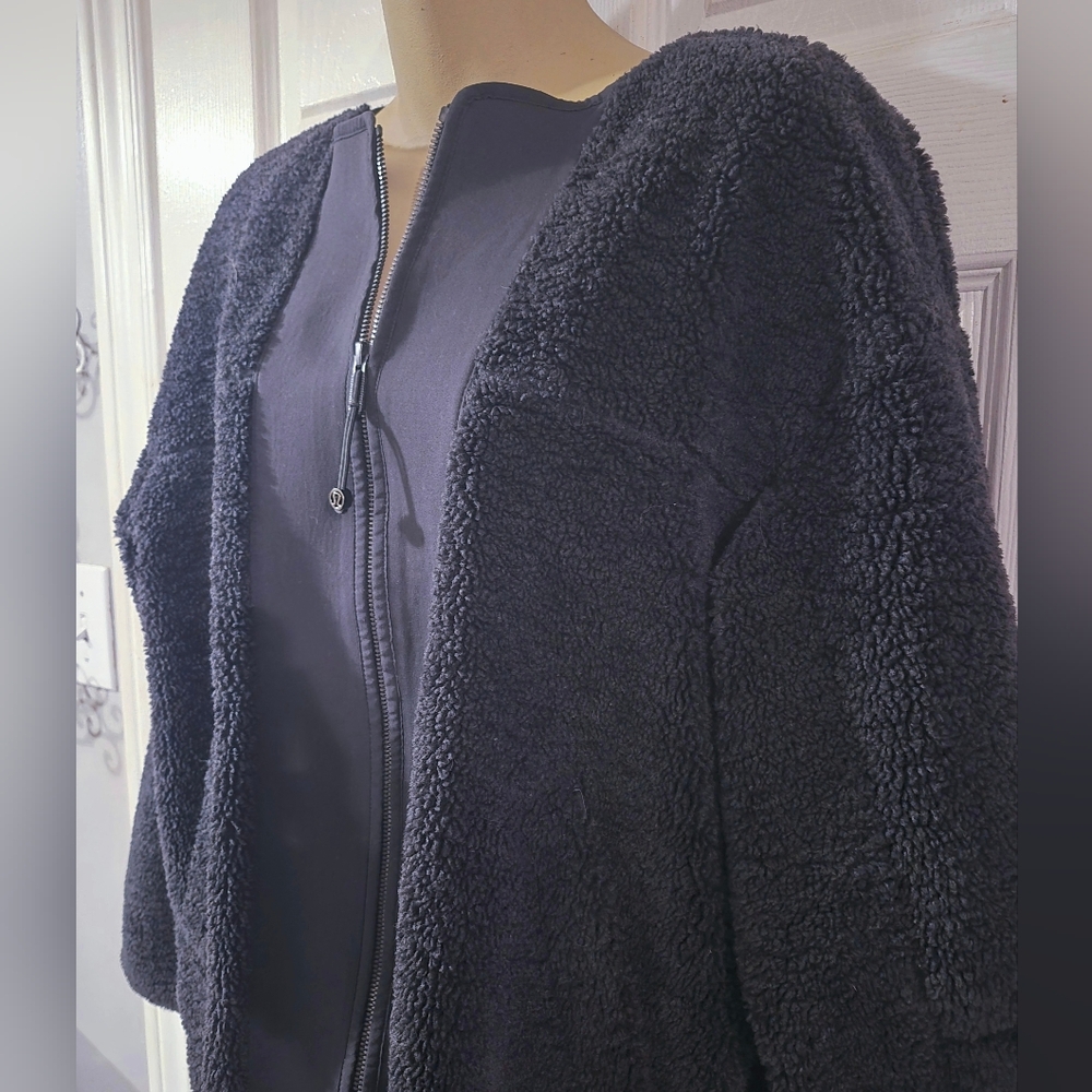 Lululemon Black Sherpa Teddy Jacket Size 6 - Picture 6 of 7